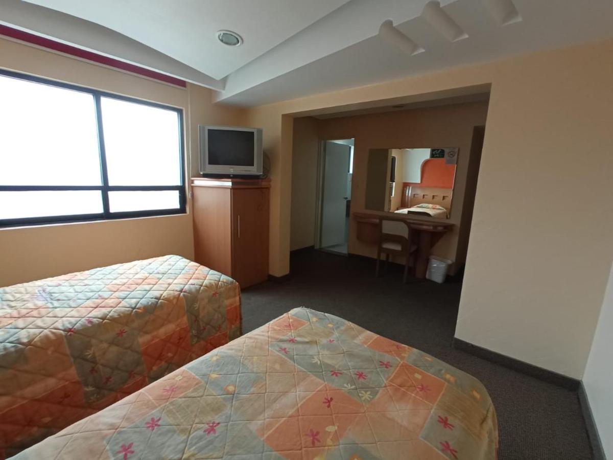 Hotel Terminal De Пуэбла Экстерьер фото
