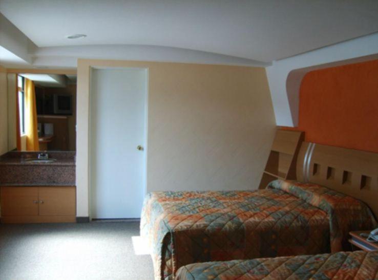 Hotel Terminal De Пуэбла Экстерьер фото