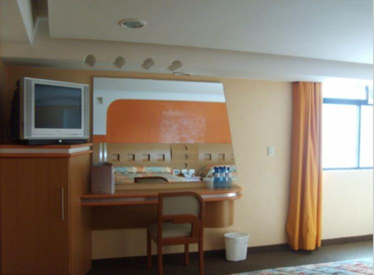 Hotel Terminal De Пуэбла Экстерьер фото